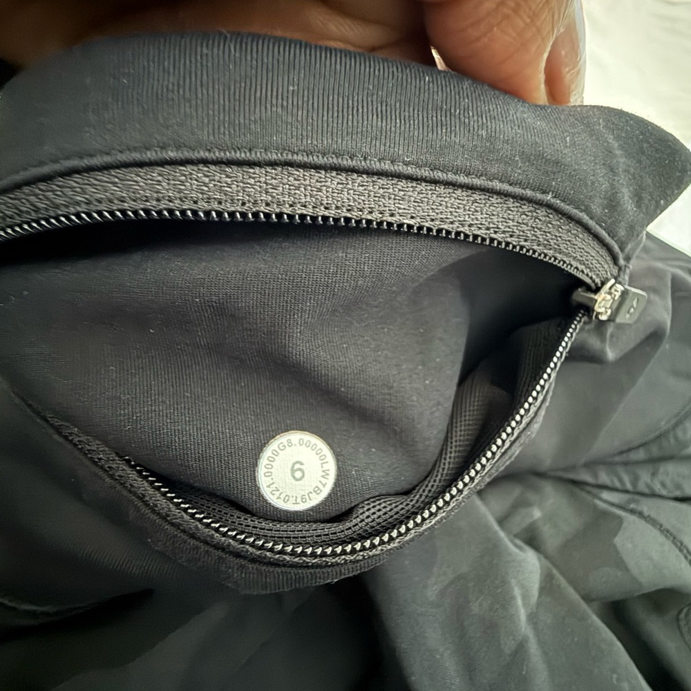 Lululemon Speed Up Camo Shorts - Picture 5 of 5